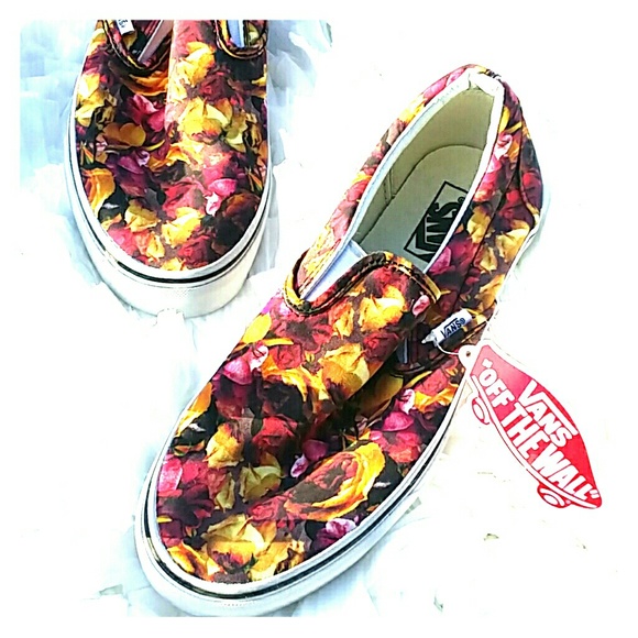 Vans Shoes - ❌SOLD❌ Vans Floral Digi Roses ❌SOLD❌